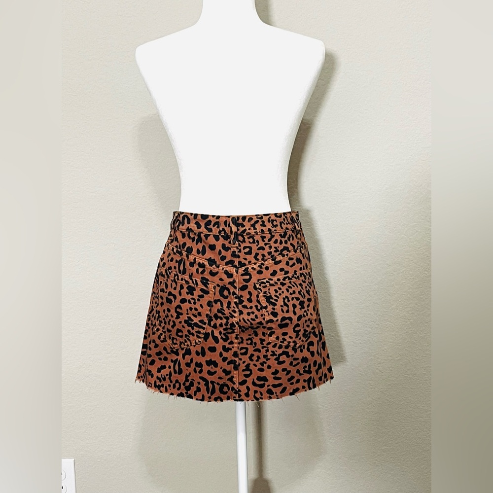 Free People NWT Leopard Print Frayed Hem Front Zip Mini Denim Skirt Size XS - Picture 5 of 14